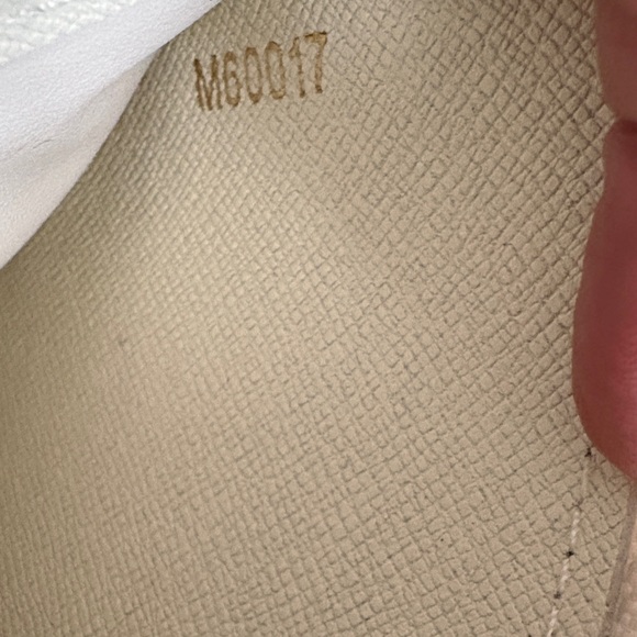 Louis Vuitton LV Gray White Damier Azur Zippy Wallet Looks New M60017 Giftable - Picture 13 of 14